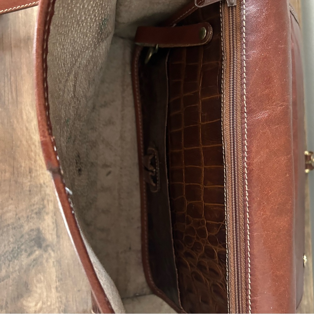 BRAHMIN croc embossed leather crossbody
vintage, heritage, designer, 90s, Y2K - Picture 11 of 16